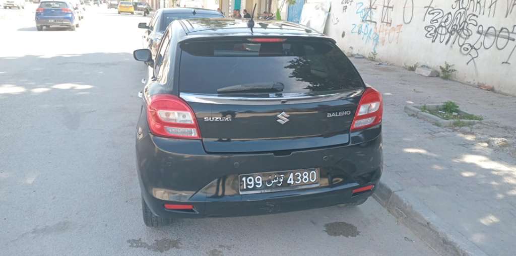 A vendre suzuki Baleno boîte auto