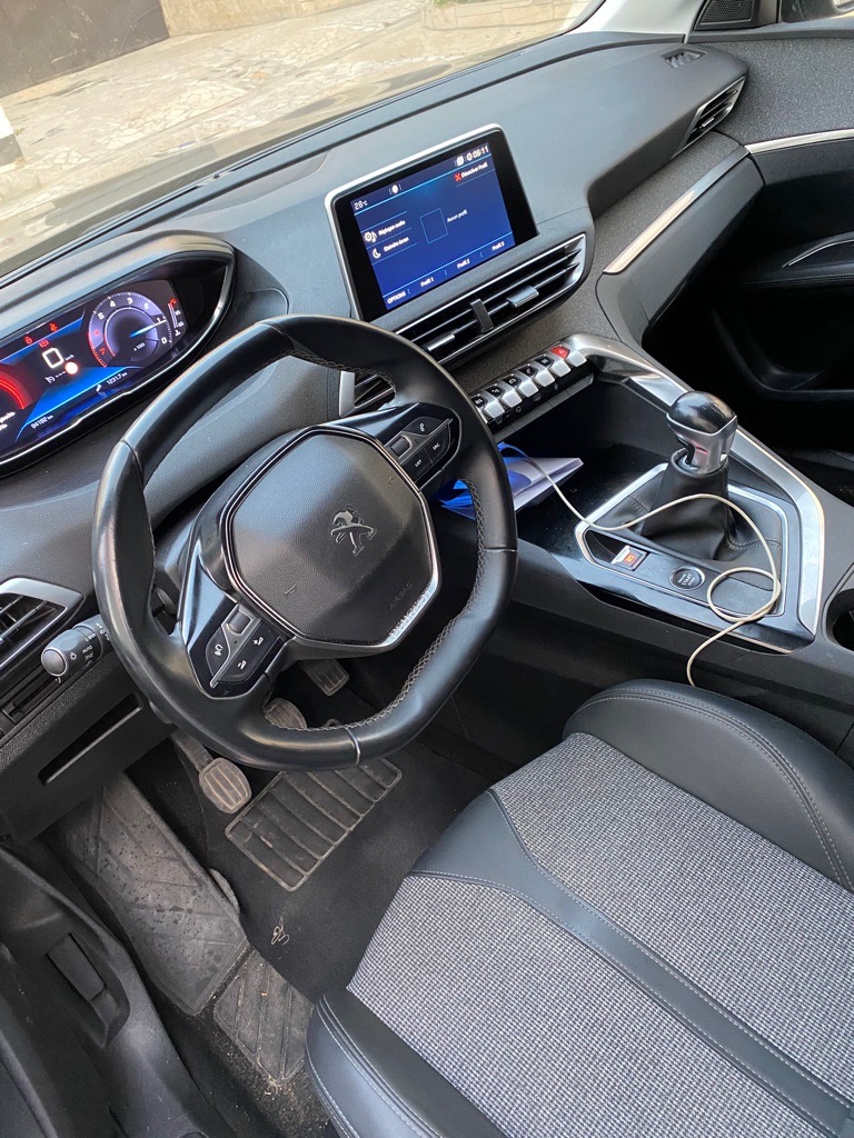 Peugeot 3008 comme neuf 