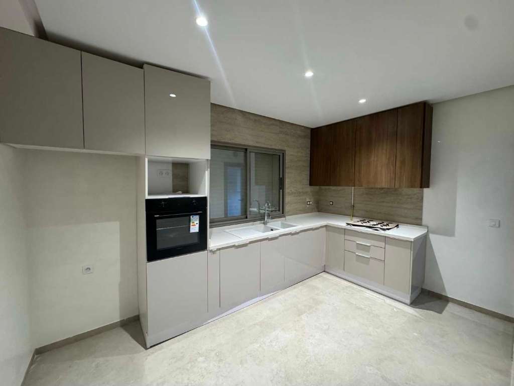 A louer s+2 a ain zaghouan jamais habité 