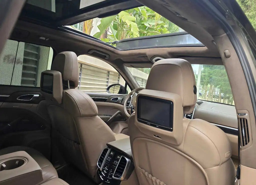 🚘  PORSCHE CAYENNE GTS2012 V8 ESSENCE🚘
          🔁 on accepte l échange des voitures