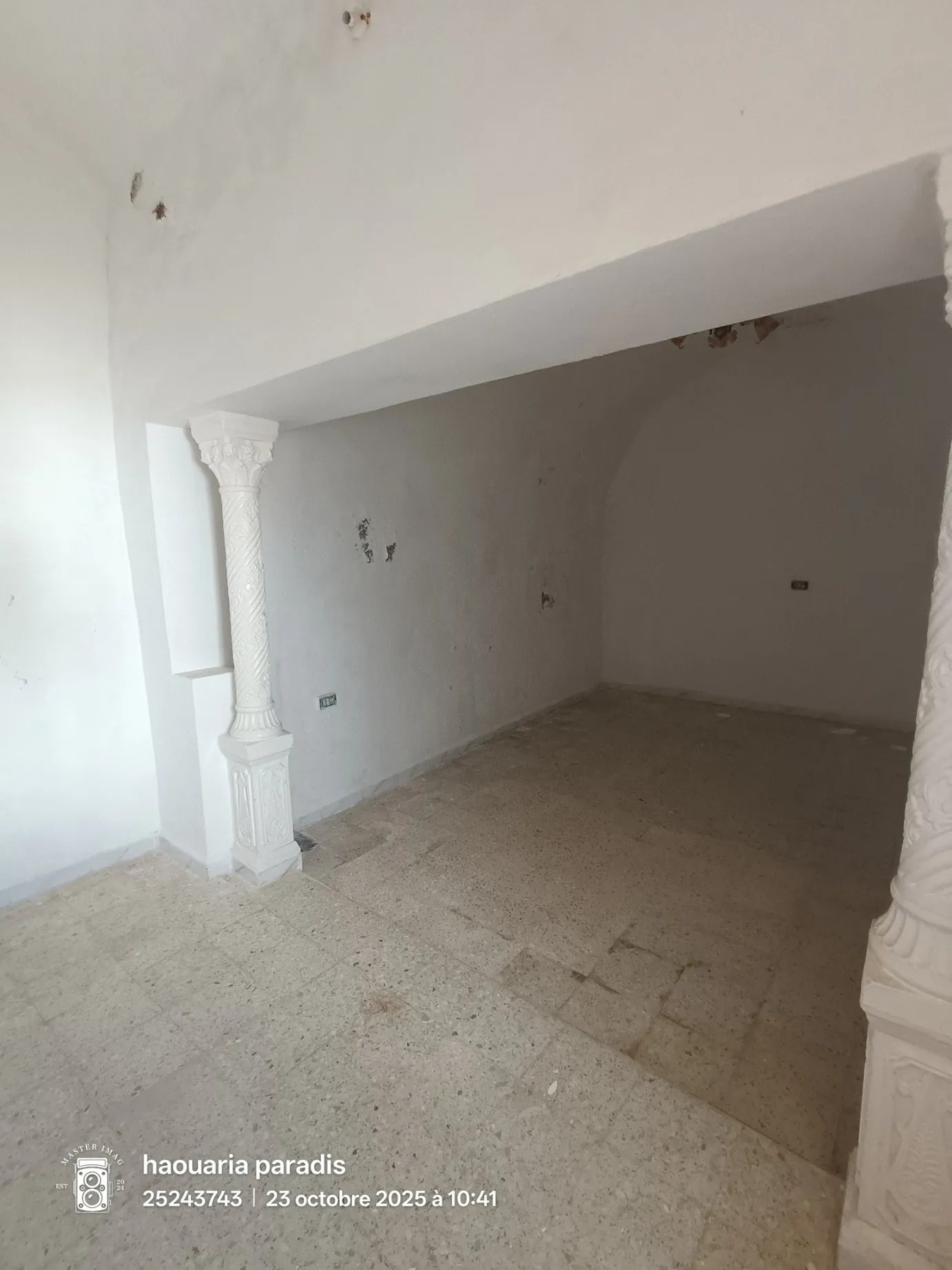 A vendre Deux maisons a elhaouaria centre ville Surface