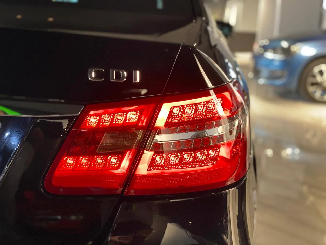 MERCEDES E200