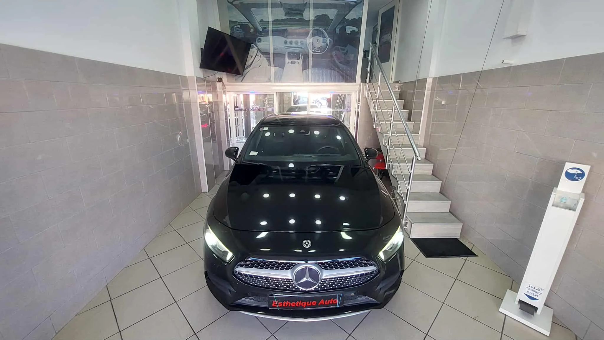 Mercedes-Benz A 180-Premiere main-Tel 98479647-21140009 