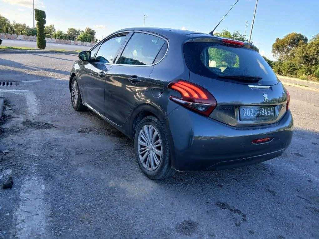 PEUGEOT 208 ACTIVE PLUS TRÈS PROPRE