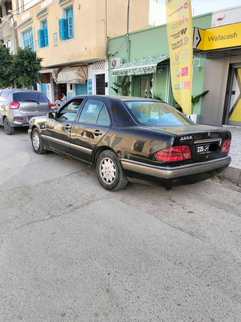 Mercedes ndhifa barcha