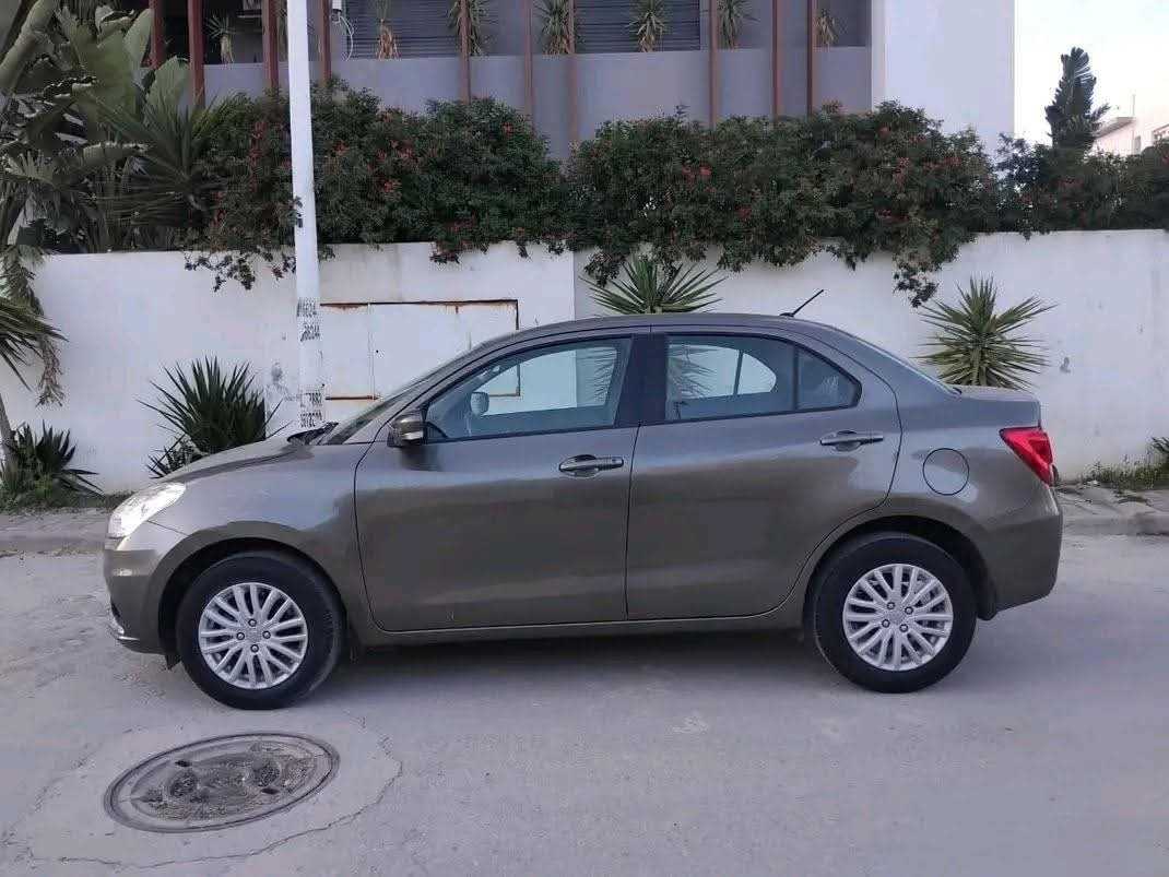 SUZUKI DZAIR GL PREMIÈRE MAIN EN TRÈS BON ÉTAT 