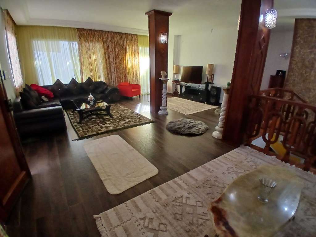 Offre Exclusive : Villa d'Exception à Sahloul avec 2 petite villa indépendante