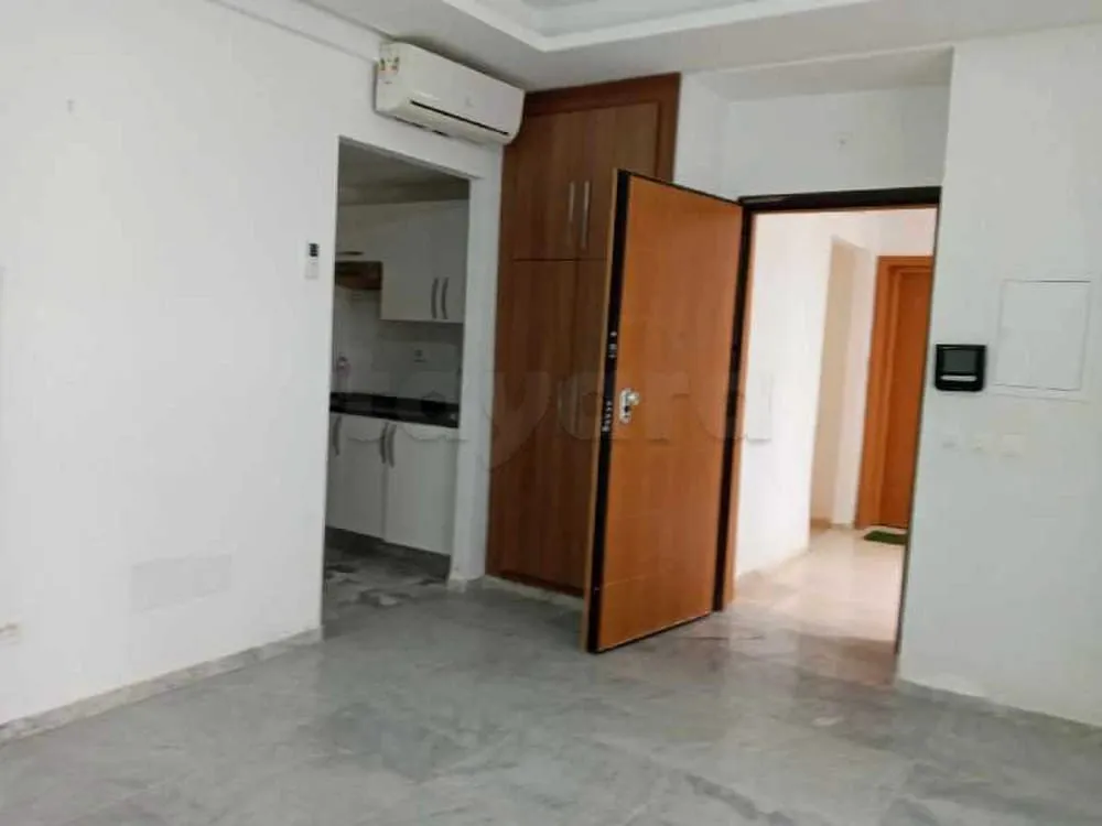 un appartement s+1 au 1er étage (sans ascenseur) a vendre a Ennacer Prés de Slim School