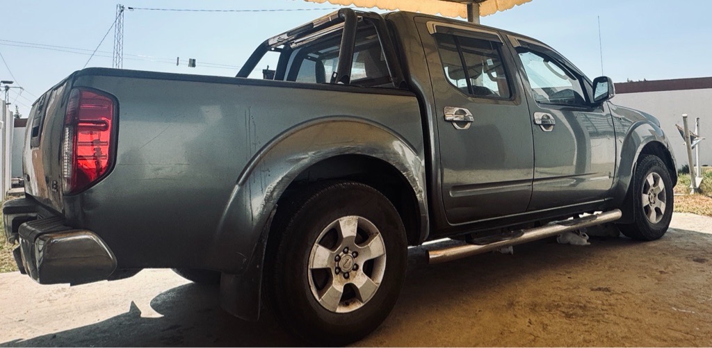 Nissan navara D40 
