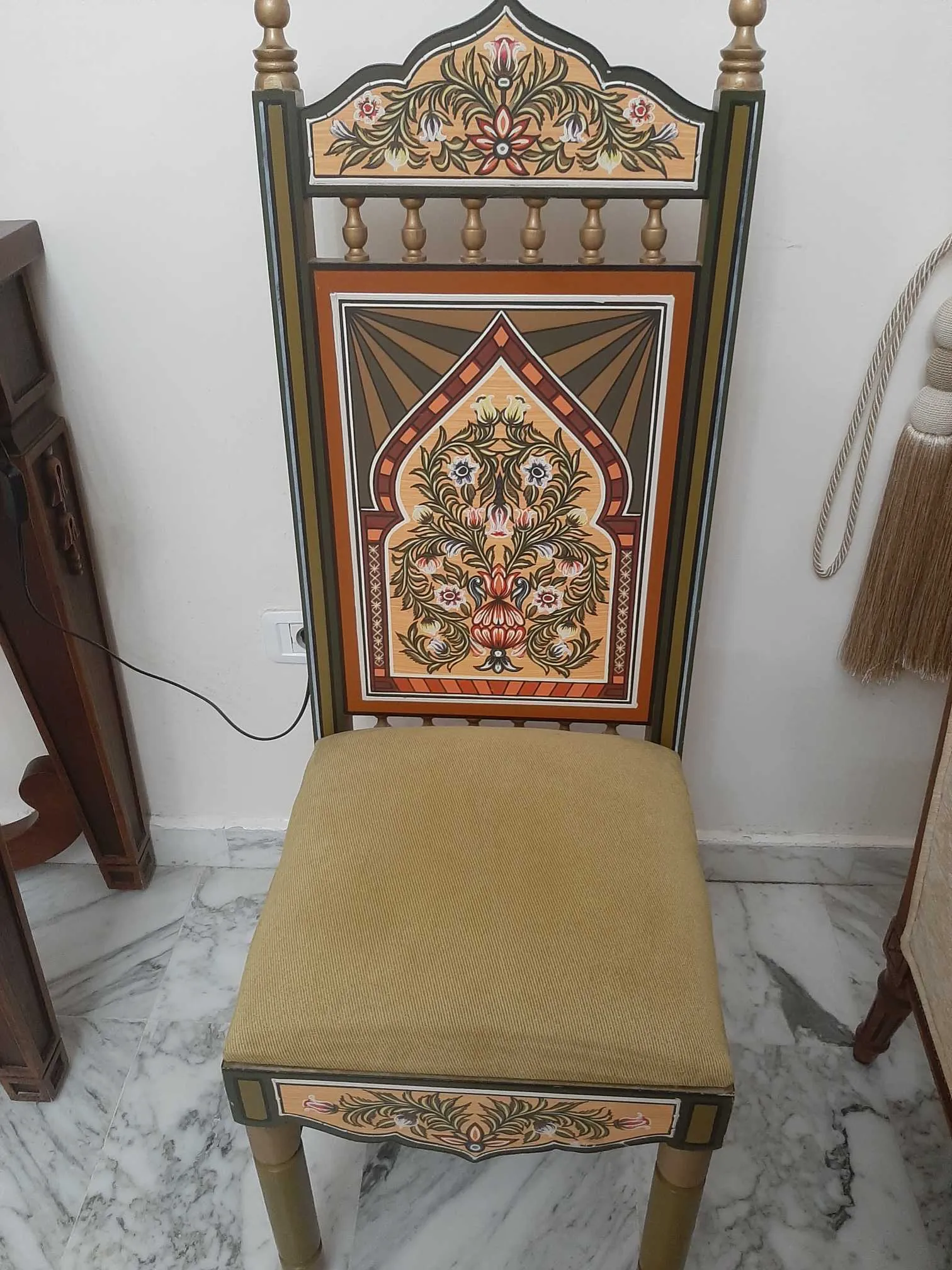 Salon style arabesque 