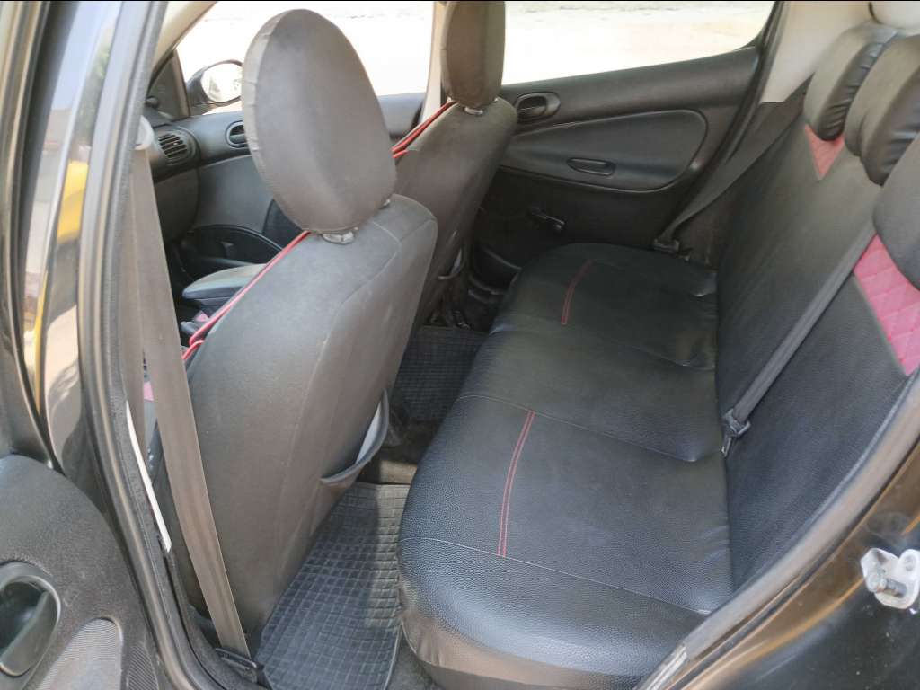 PEUGEOT 206 1er main ESSENCE 