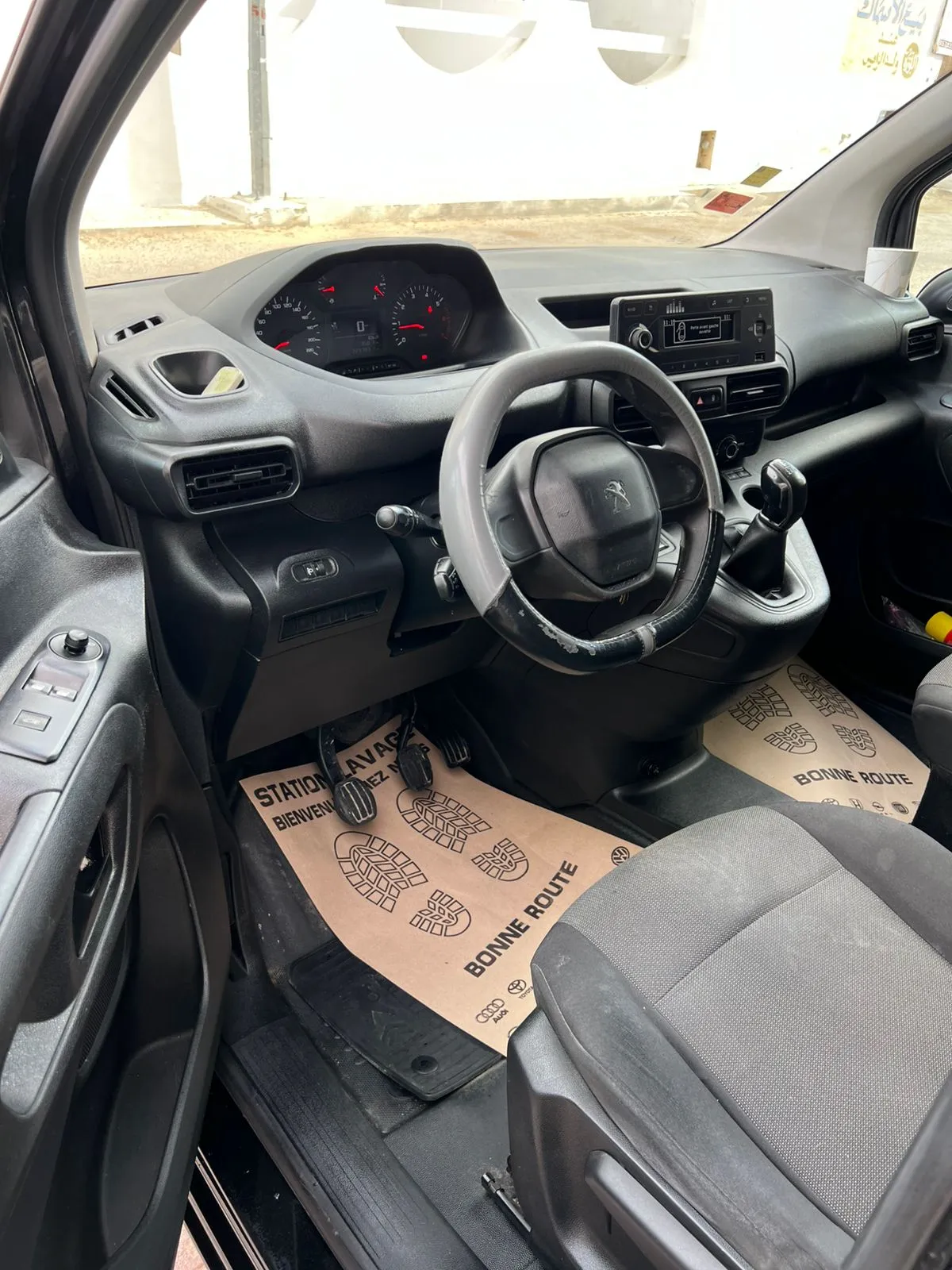 Peugeot partner tout options 