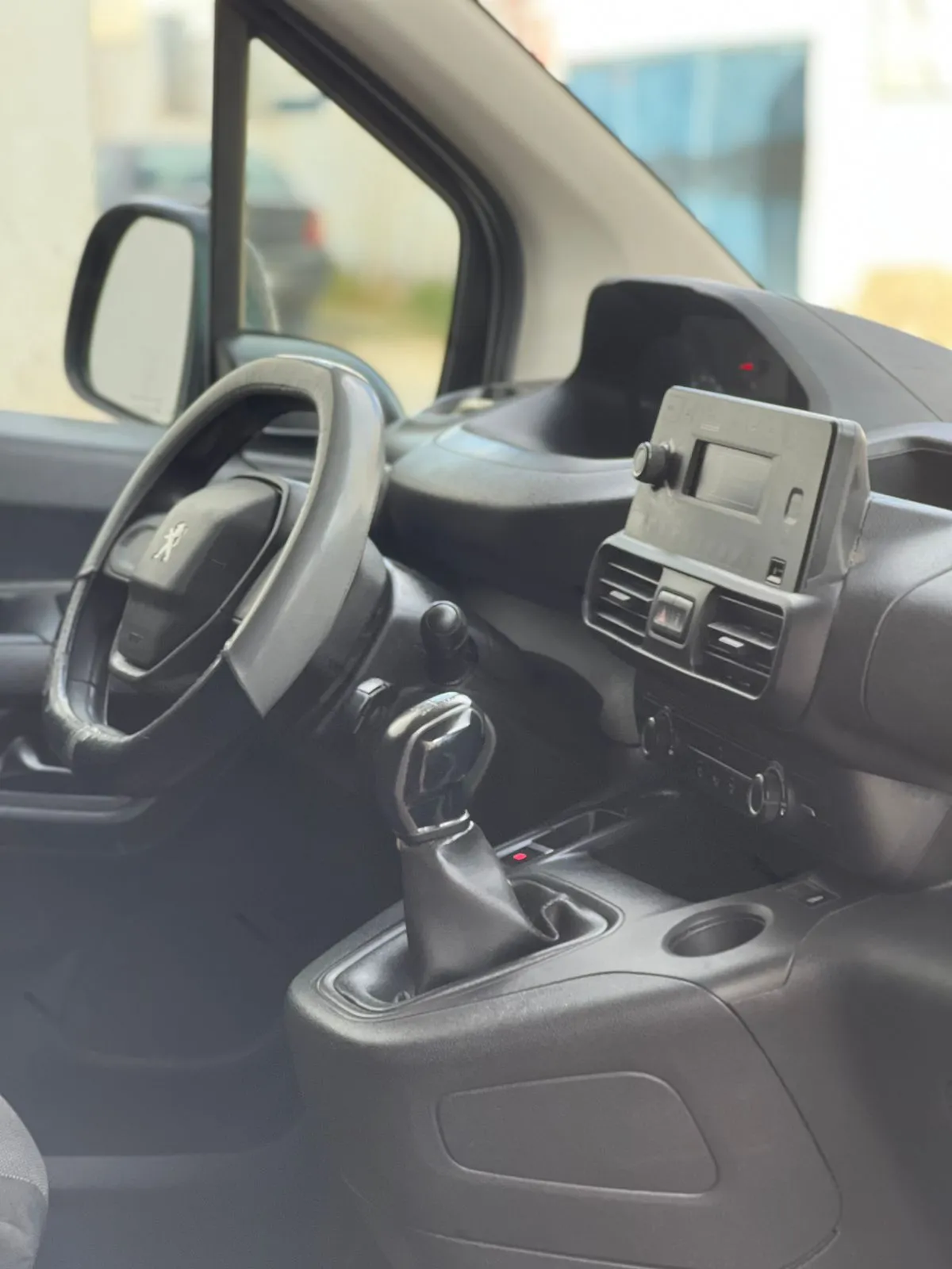 Peugeot partner tout options 