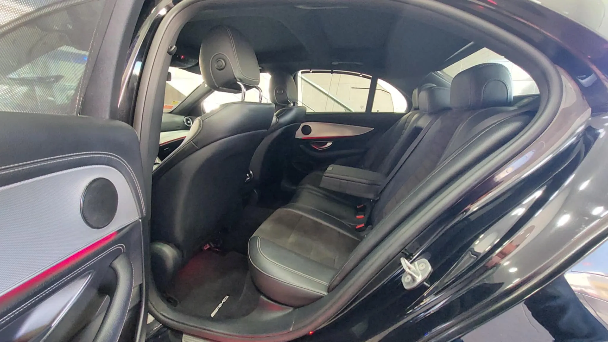 Mercedes-Benz E180 - Tel 98479647 - 21140009 