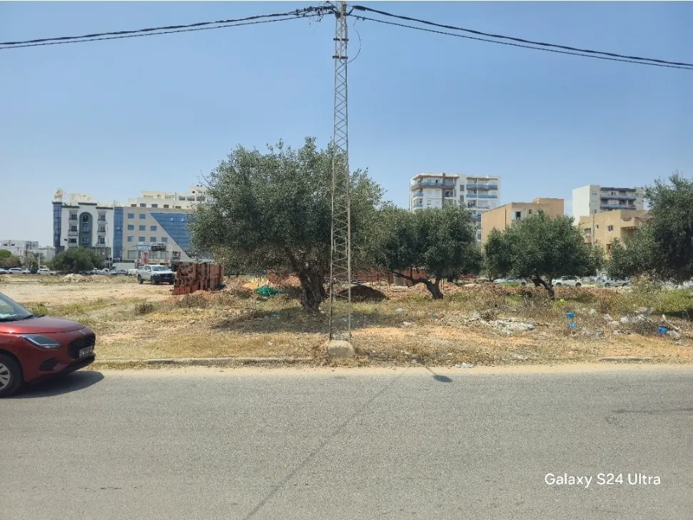Terrain 323m2 et 393 m2 à khezema char9iya 