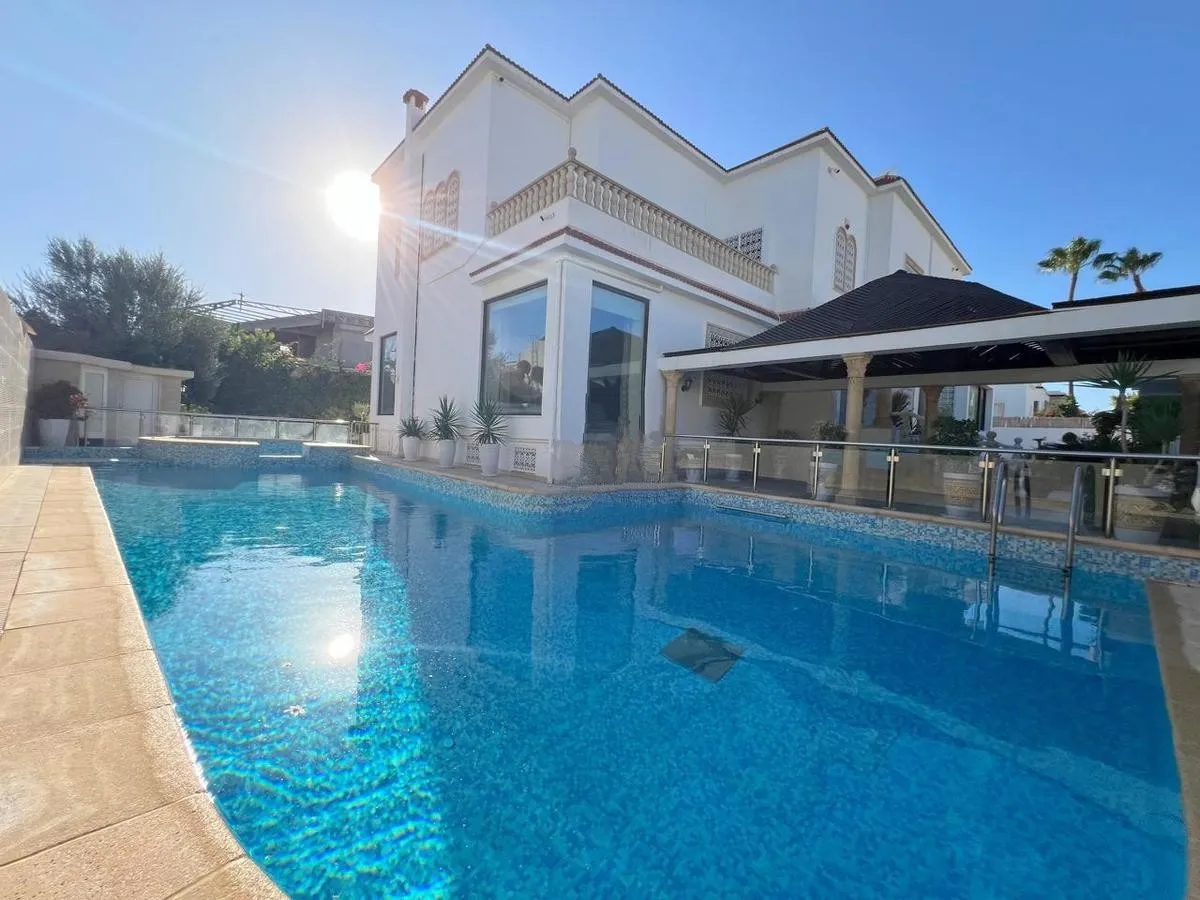 Villa Individuelle Avec Piscine En Vente à Kantaoui, Rue Canari