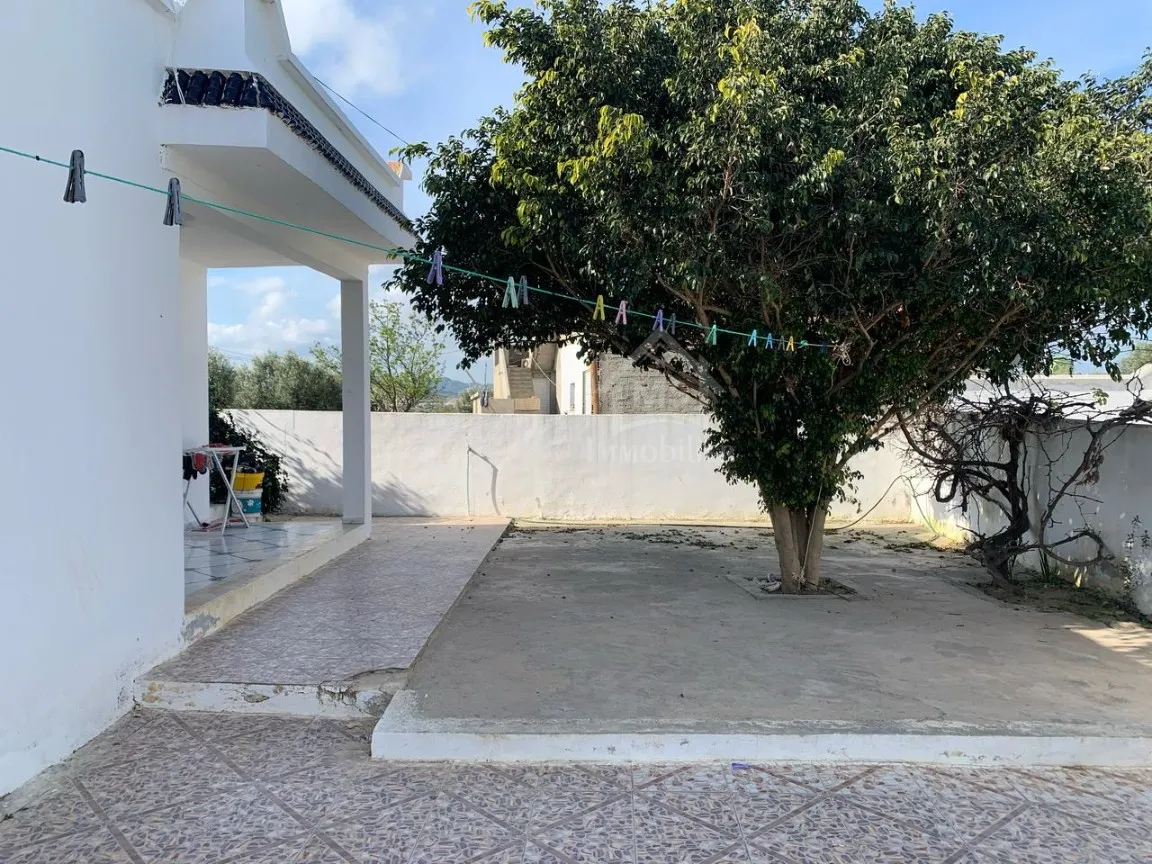 Spacieuse maison S+2 avec jardin à Hammamet Sud à vendre 51355351