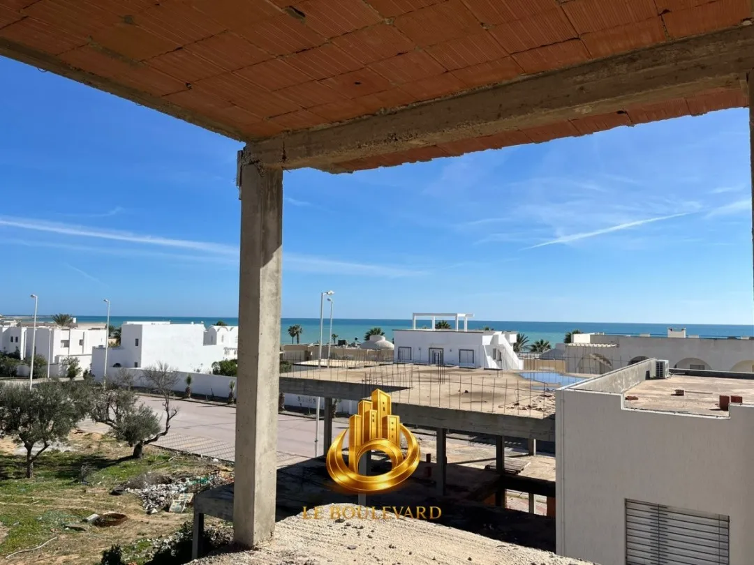 A Vendre Villa R+2 Inachevée à Jinene Benikhiar, Nabeul 