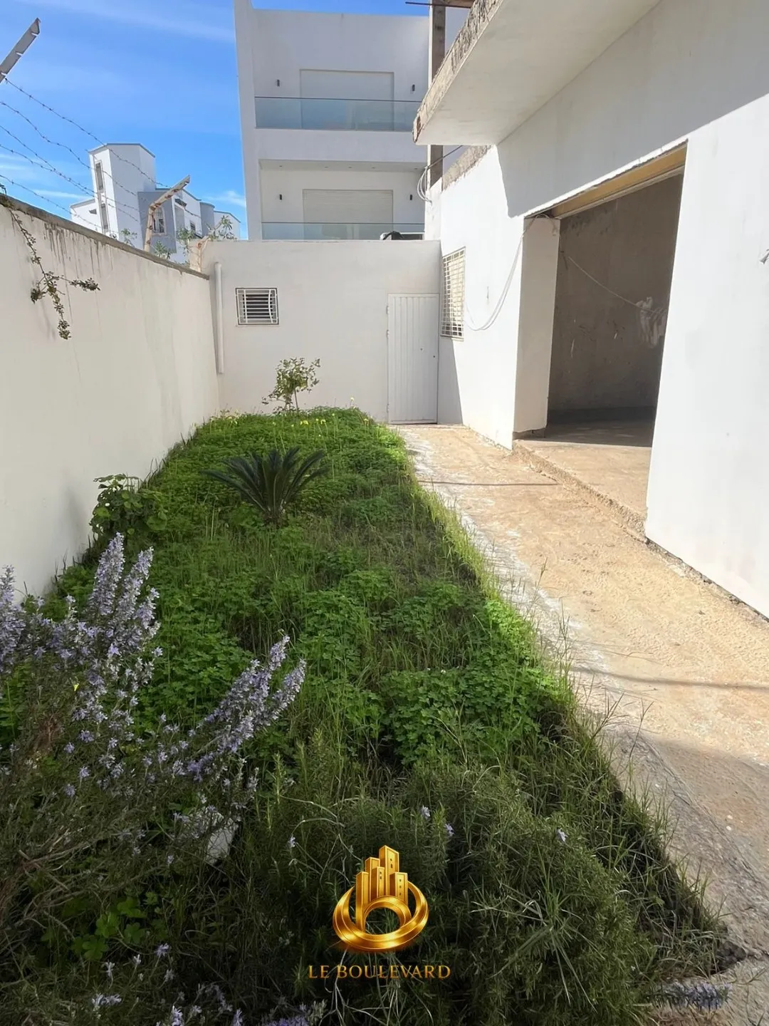 A Vendre Villa R+2 Inachevée à Jinene Benikhiar, Nabeul 