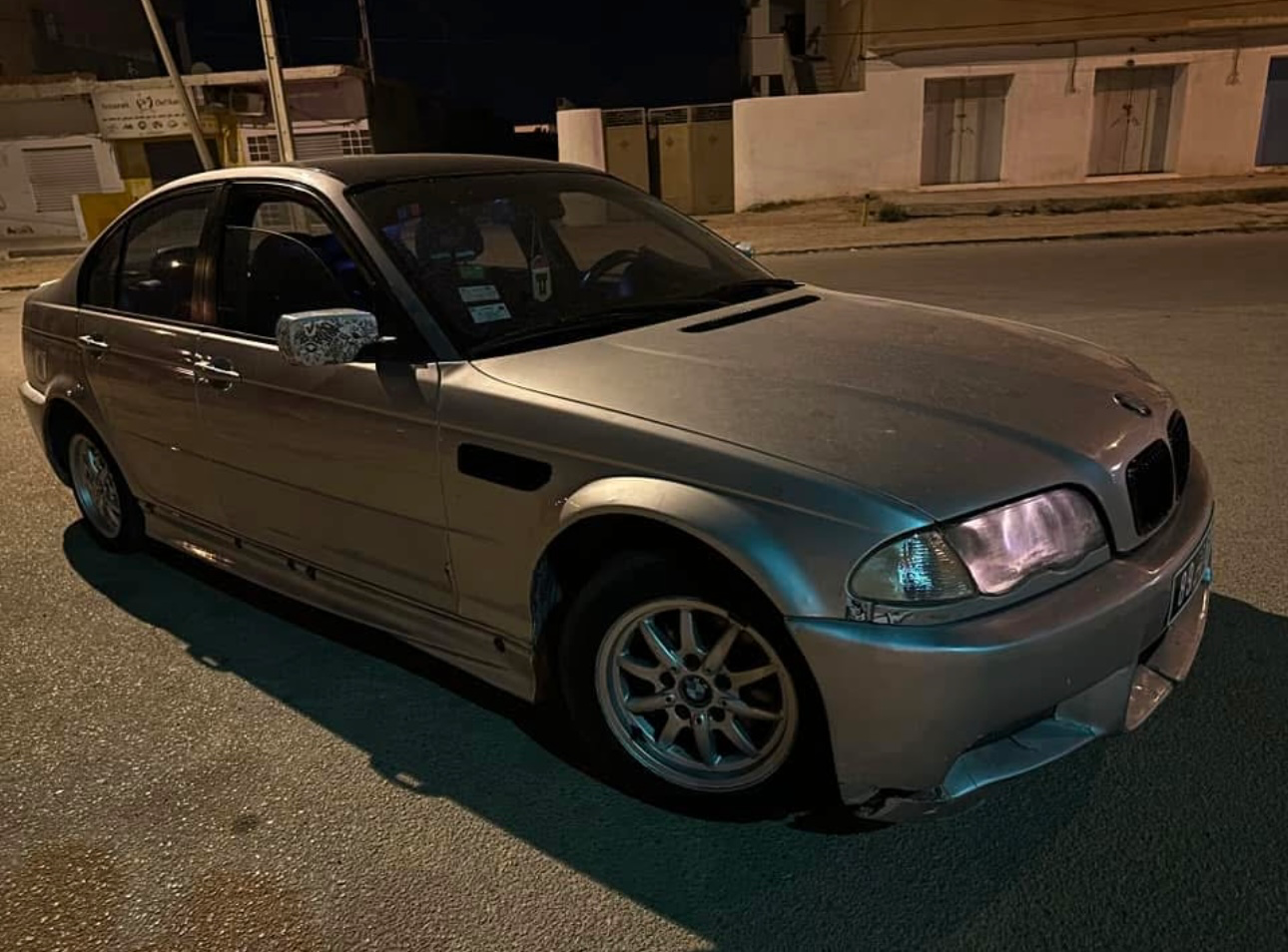 a vendre blw e46 en bon etat moteur m43 tt option climatisé 