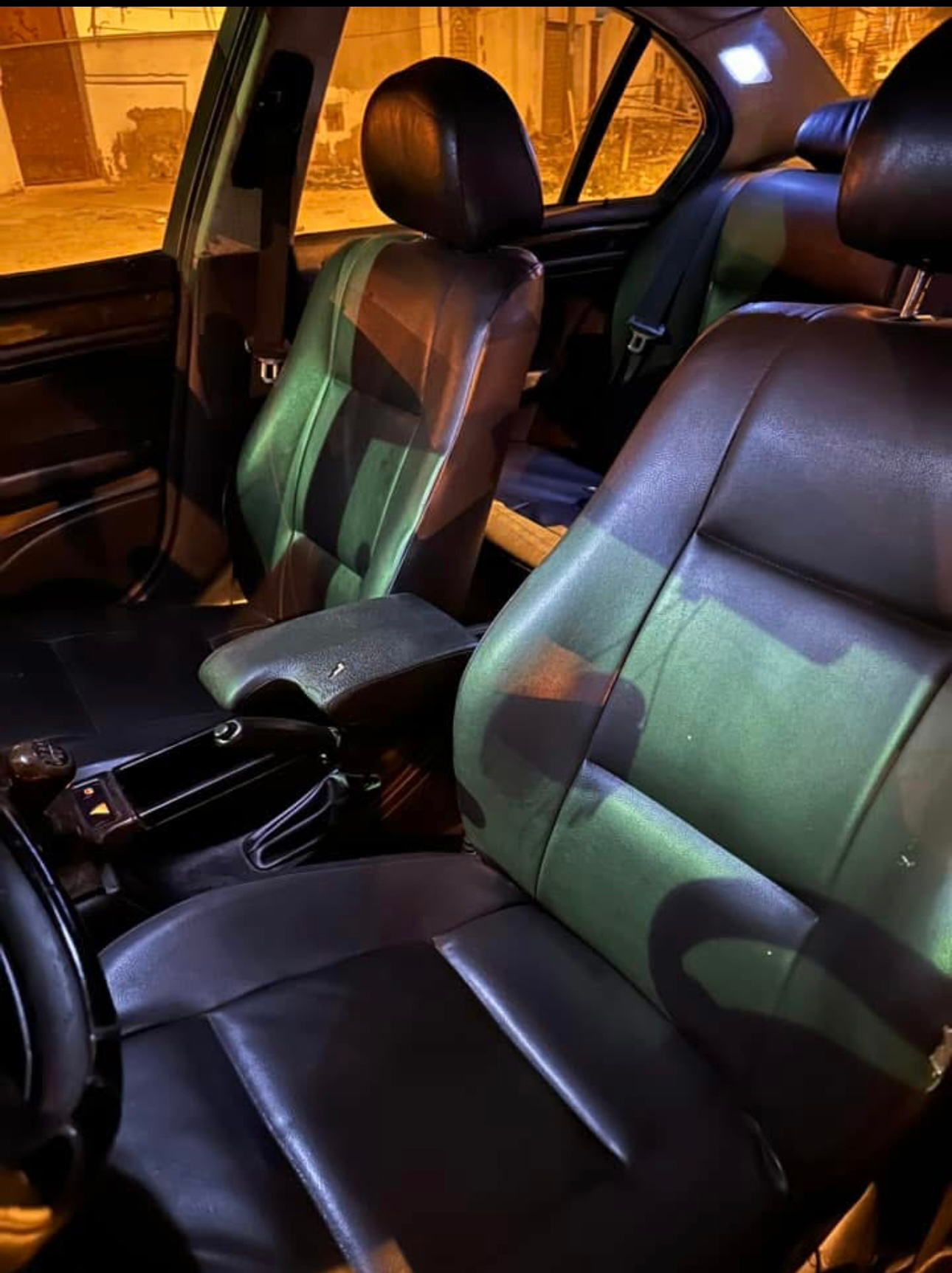 a vendre blw e46 en bon etat moteur m43 tt option climatisé 