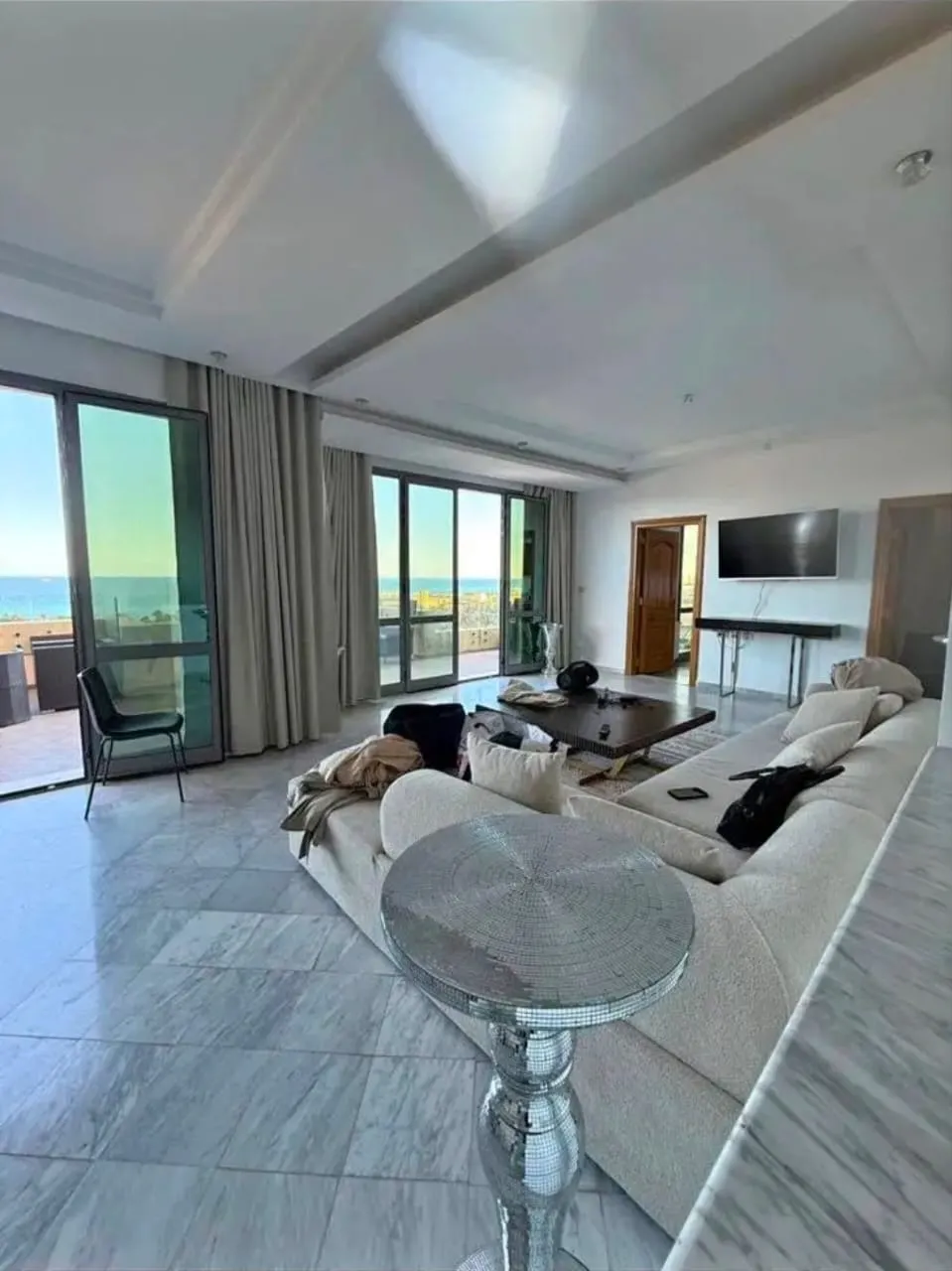À VENDRE – Penthouse S+4 d’exception avec vue mer panoramique Route Touristique 