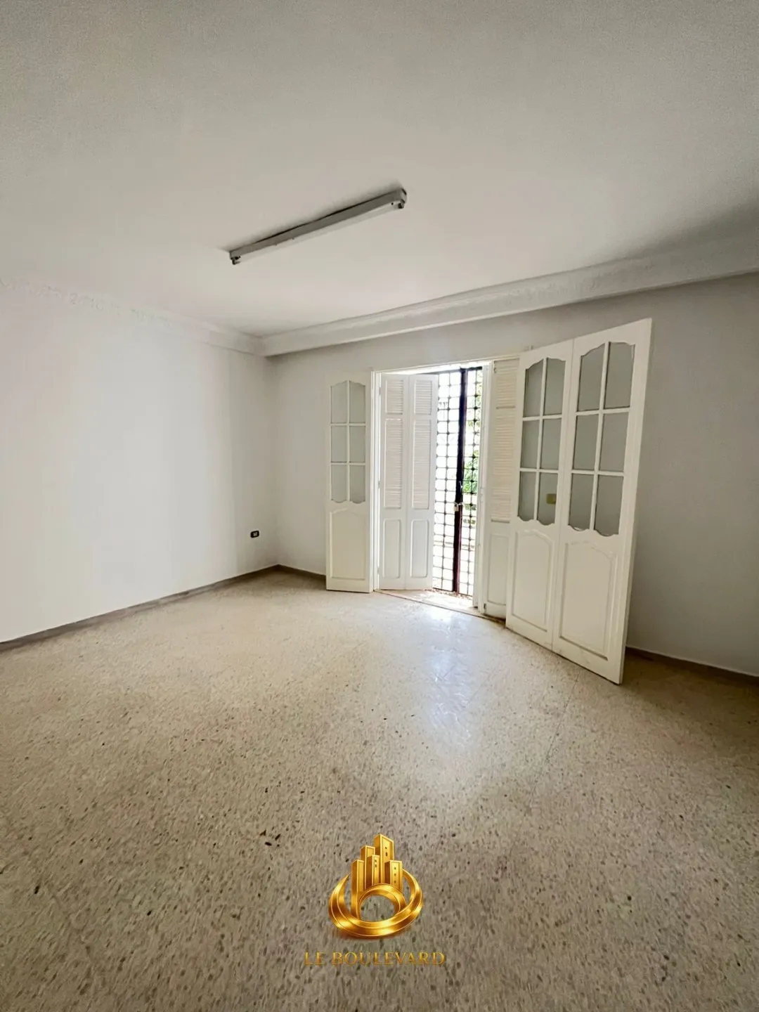 A Louer Villa S+5 Avec Jardin à Cité El Riadh, Nabeul
