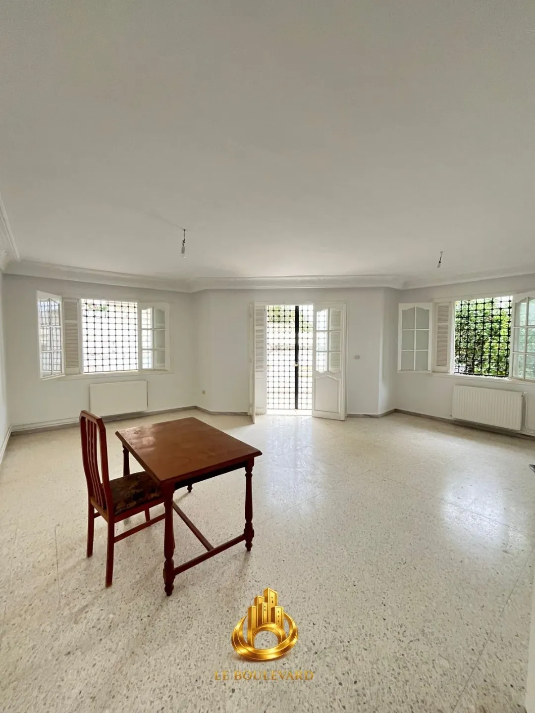 A Louer Villa S+5 Avec Jardin à Cité El Riadh, Nabeul