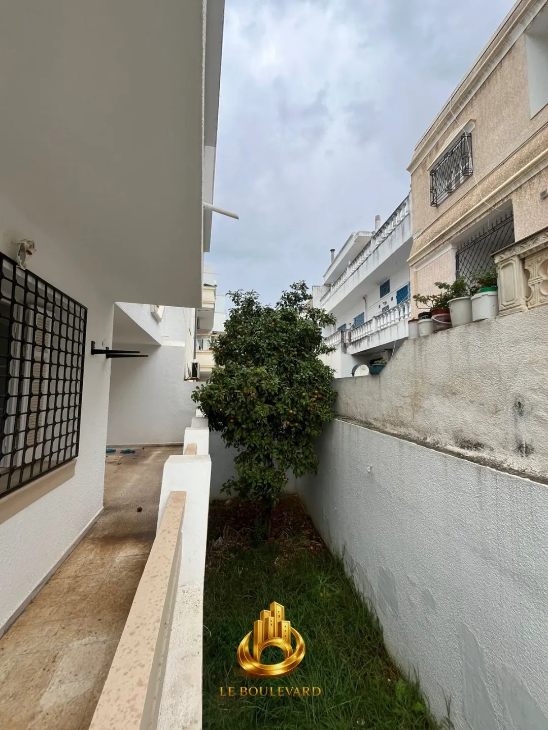 A Louer Villa S+5 Avec Jardin à Cité El Riadh, Nabeul