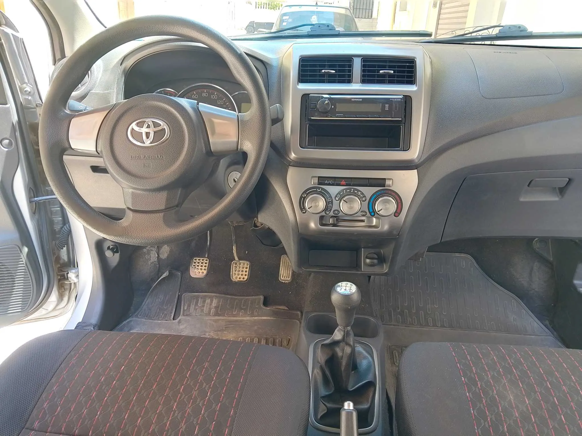 toyota agya 1ère main.tel:56177695