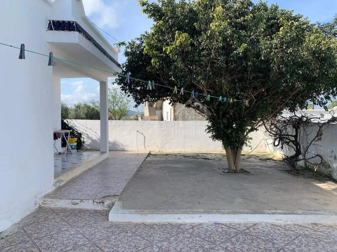 Belle maison S+2 avec jardin à Hammamet Sud à vendre 51355351