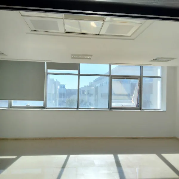 Super immeuble bureautique 4400 m² au lac 2