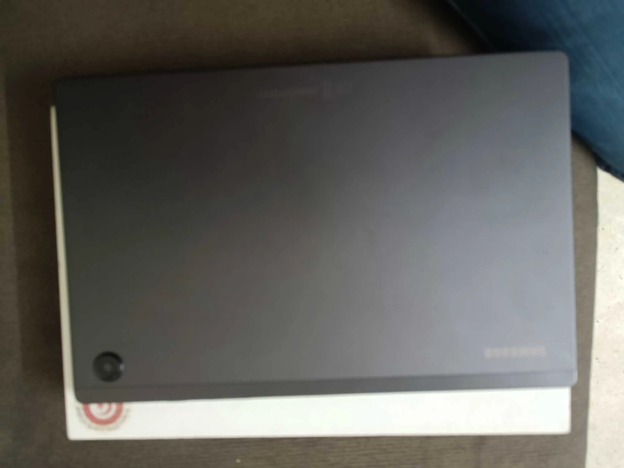 tablette samsung galaxy TAB A8 presque neuf avec paquet