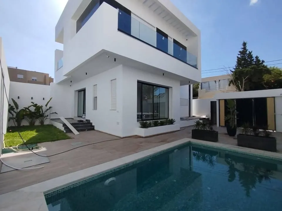 villa avec piscine 29730412