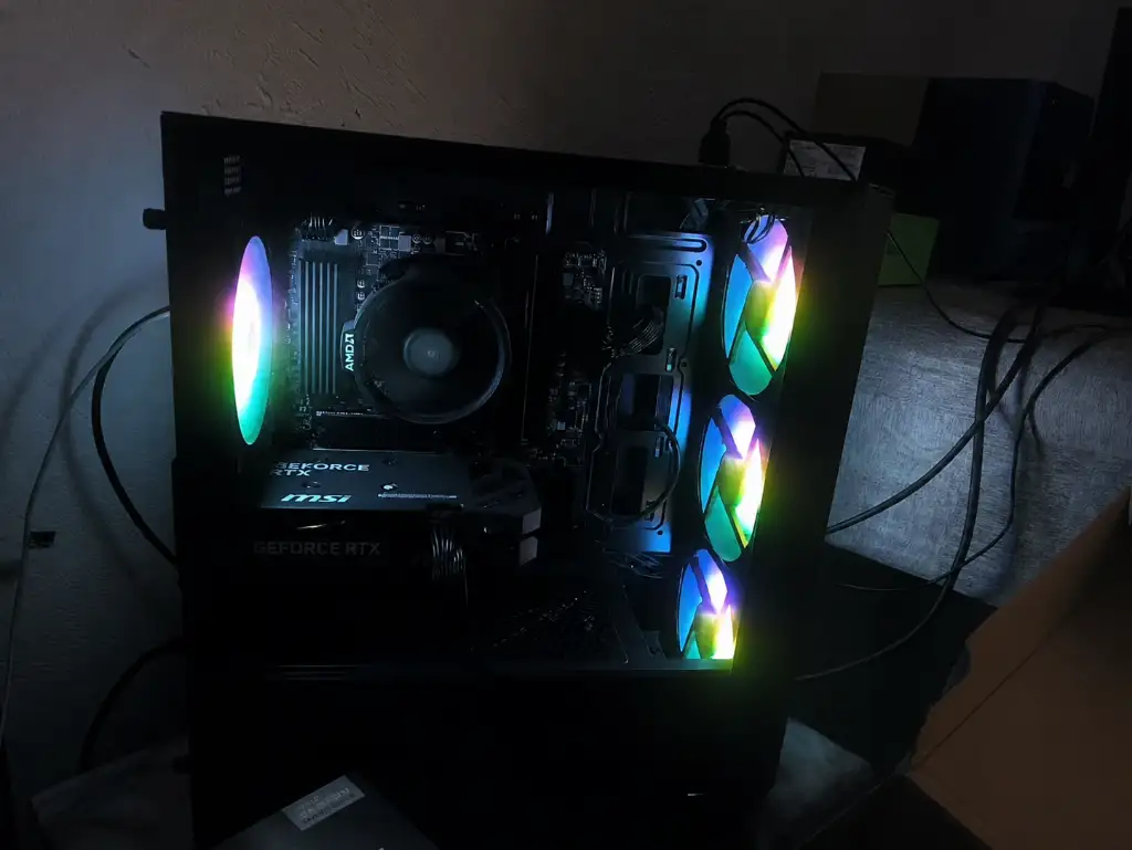Pc gamer rtx 5060 + Ryzen 5 5600gt
