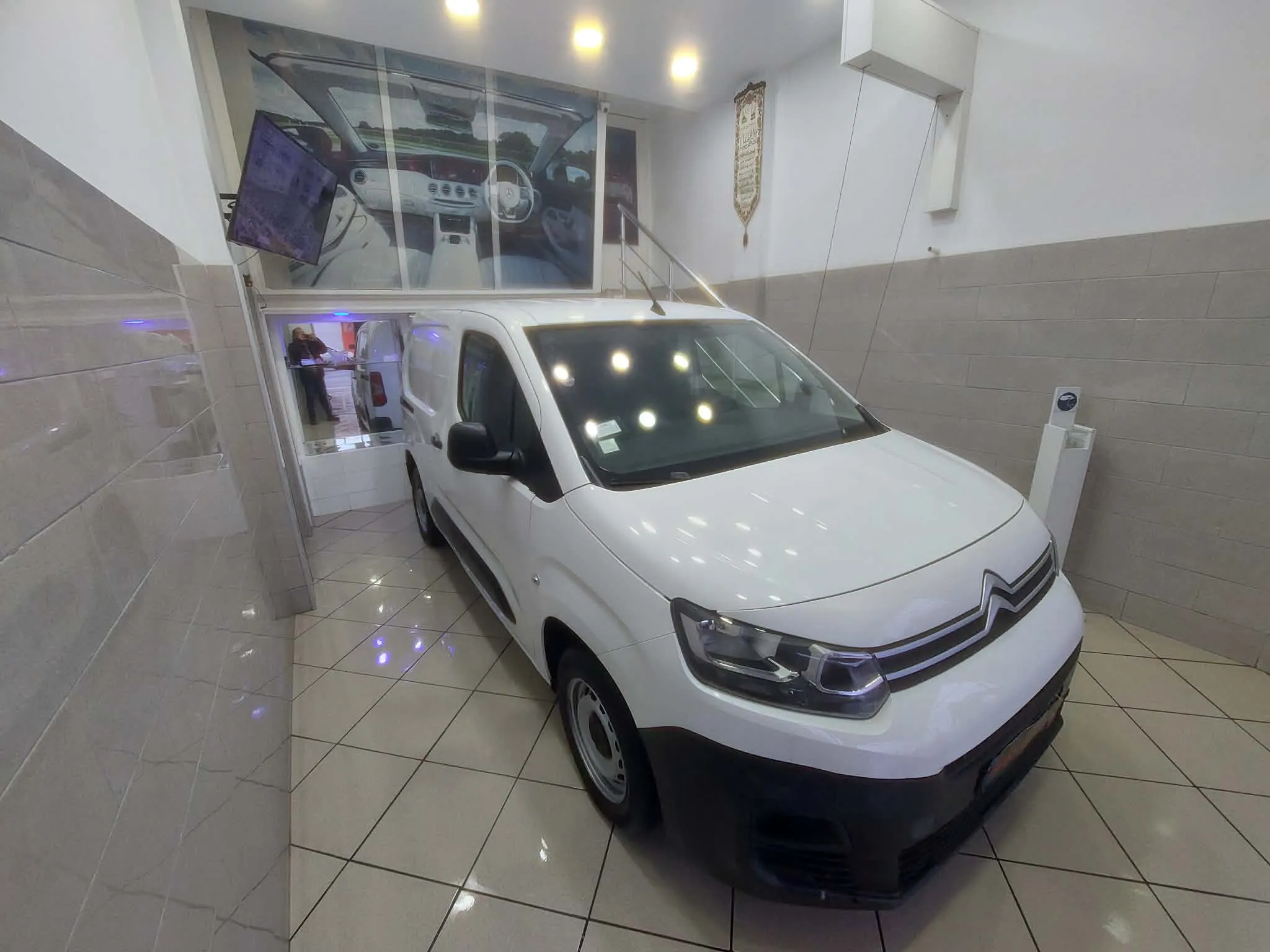 Citroën Berlingot 1.6 - 2022 - Tel 98479647