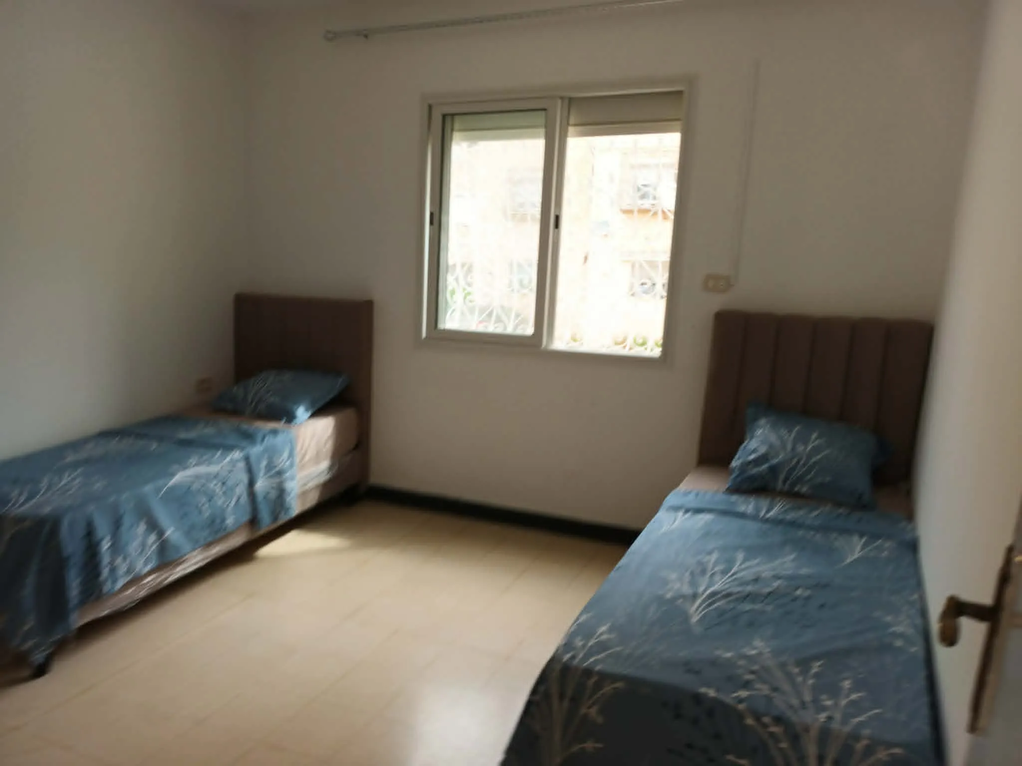 Un appartement S+3 à 3 minutes de la plage pour les vacances .