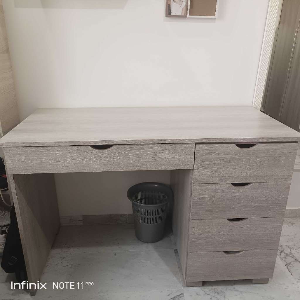 Bureau en état neuf