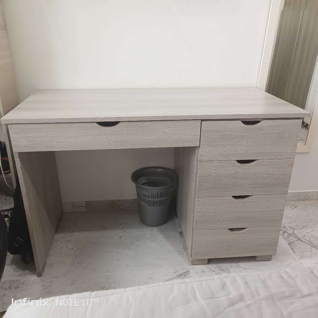 Bureau en état neuf