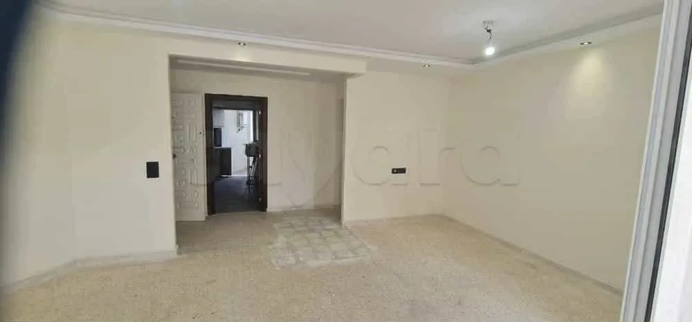 un spacieux appartements s+3 vide au rdc a louer situé a Manar 1 En Face Ecole Hannibal