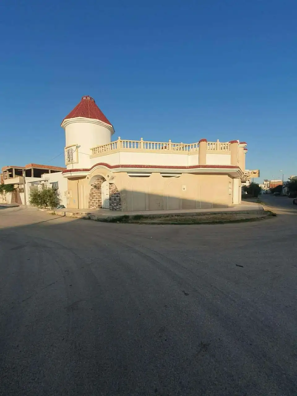 Maison Meublée avec 3 pièces à Vendre