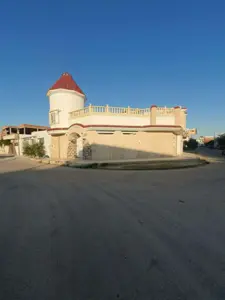 Maison Meublée avec 3 pièces à Vendre