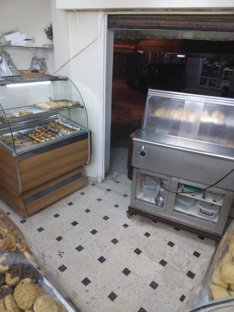 Vitrines et comptoirs pour pâtisserie 