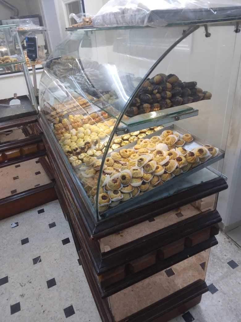 Vitrines et comptoirs pour pâtisserie 