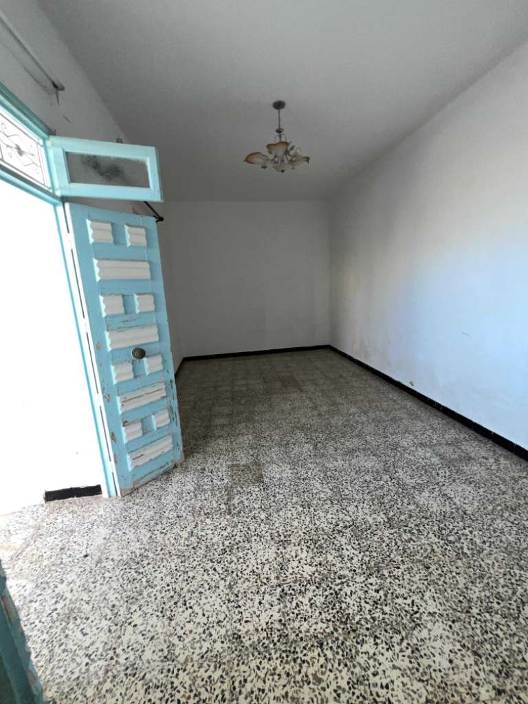 Maison à vendre dans le Hamada " entre la ville de Chebba et la ville de Melloulche