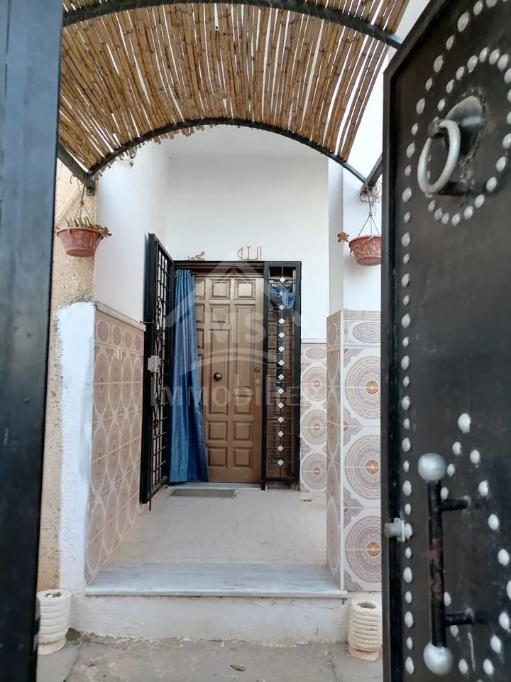 Maison S+2 avec jardin à vendre à Hammamet Sud 51355351
