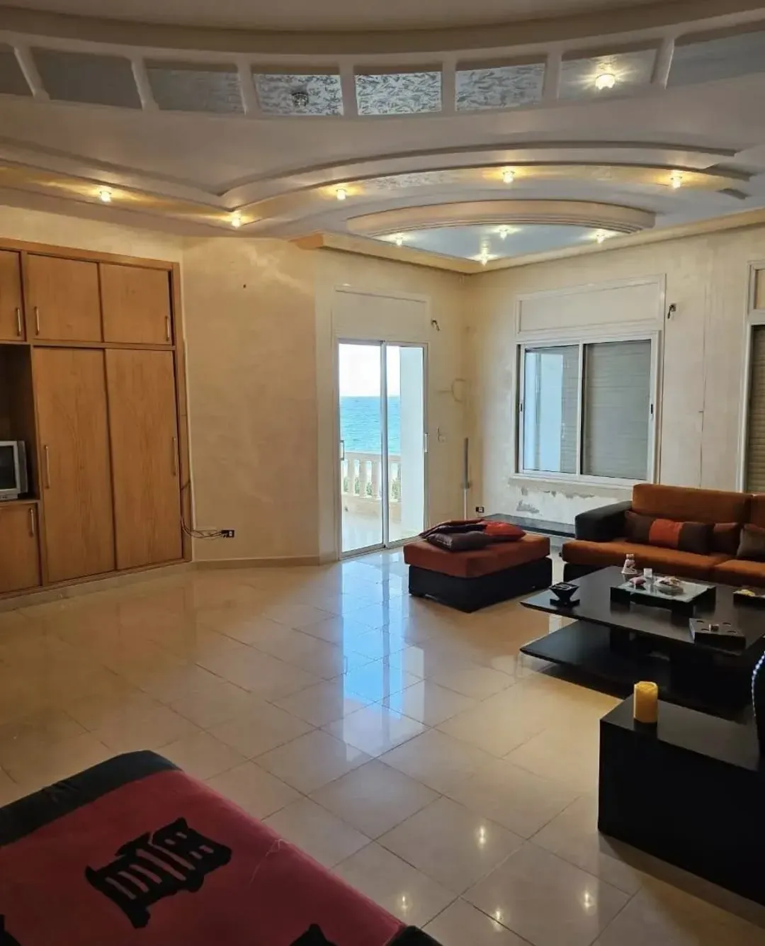 Une magnifique villa style américaine pied dans l’eau , à chatt mariam sousse.