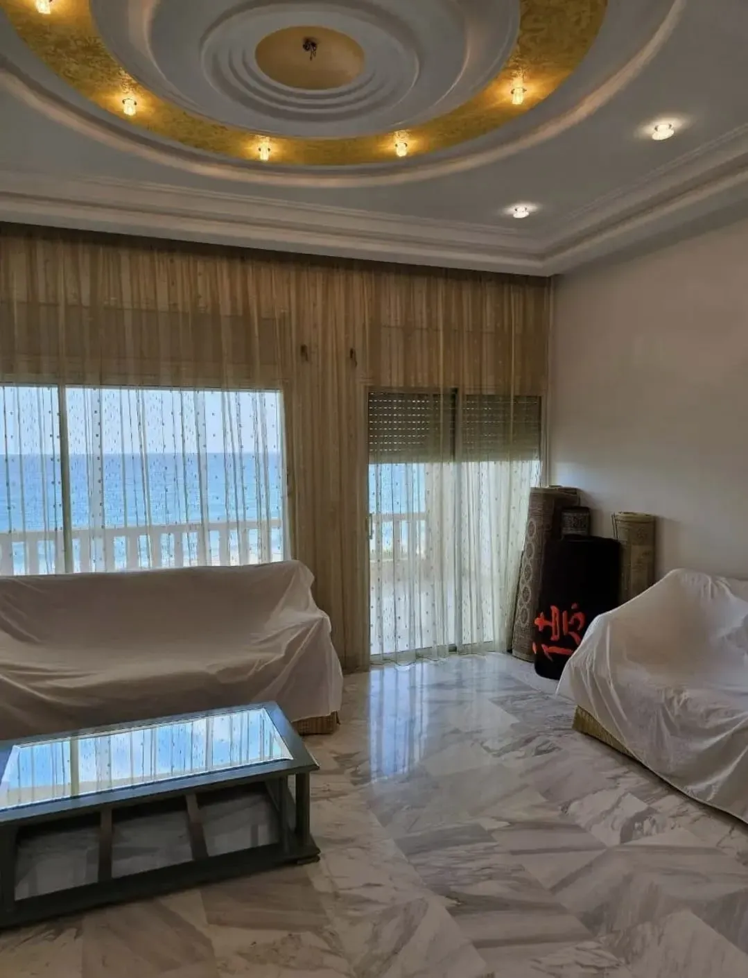 Une magnifique villa style américaine pied dans l’eau , à chatt mariam sousse.