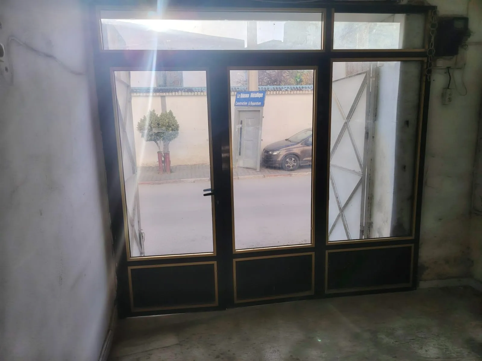 Porte en aluminium pour boutique