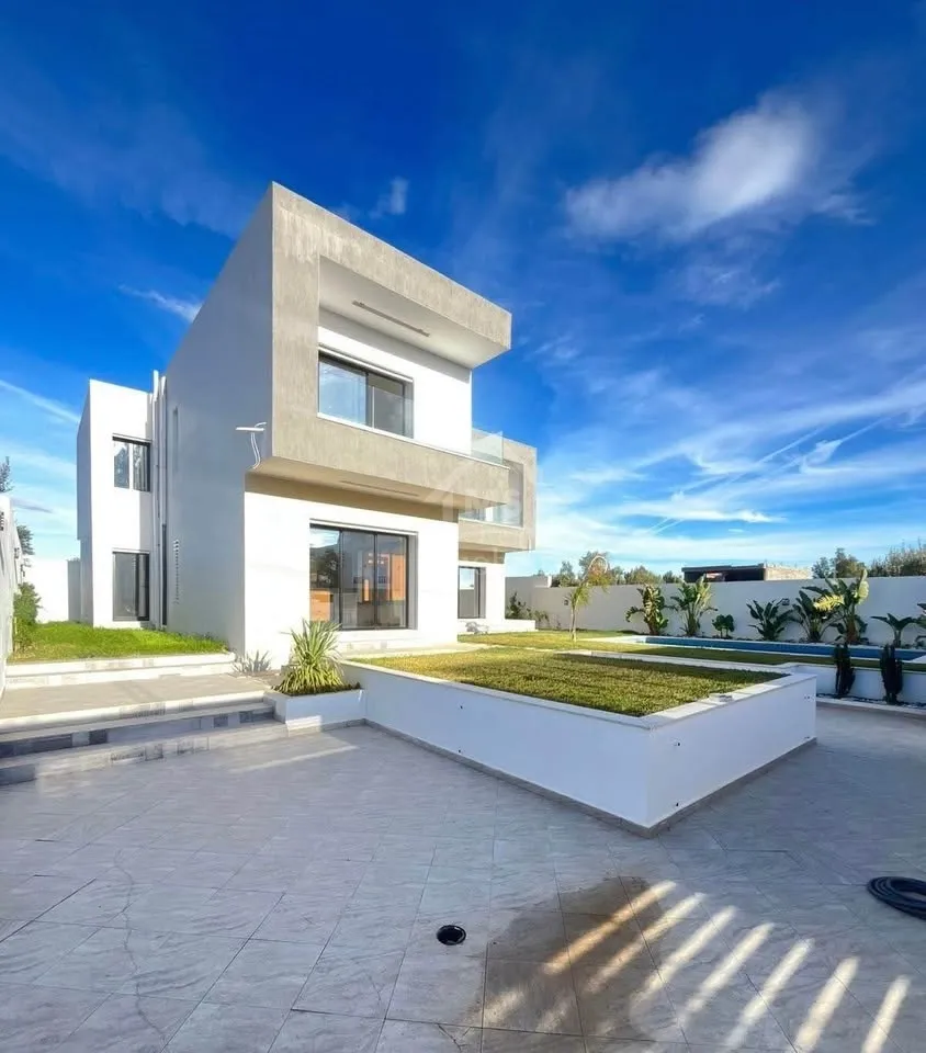 Villa S+5 toute neuve avec piscine à vendre à Hammamet Sud 51355351